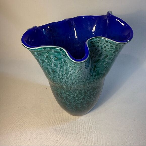 Scalloped peacock dichroic vintage art glass blue green encased vase peacock 8" - Picture 8 of 13